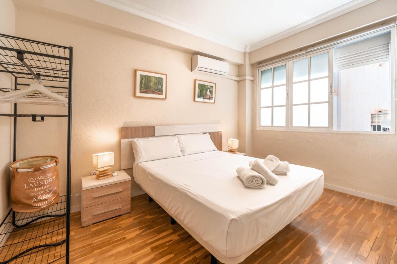 Gran Apartamento De 3 Habitaciones Junto A La Catedral Málaga Eksteriør billede
