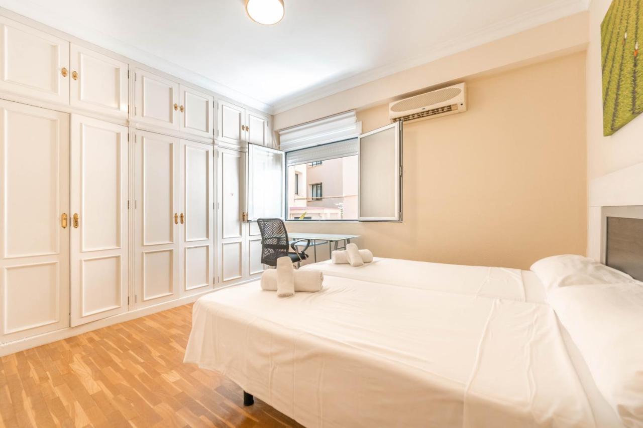 Gran Apartamento De 3 Habitaciones Junto A La Catedral Málaga Eksteriør billede