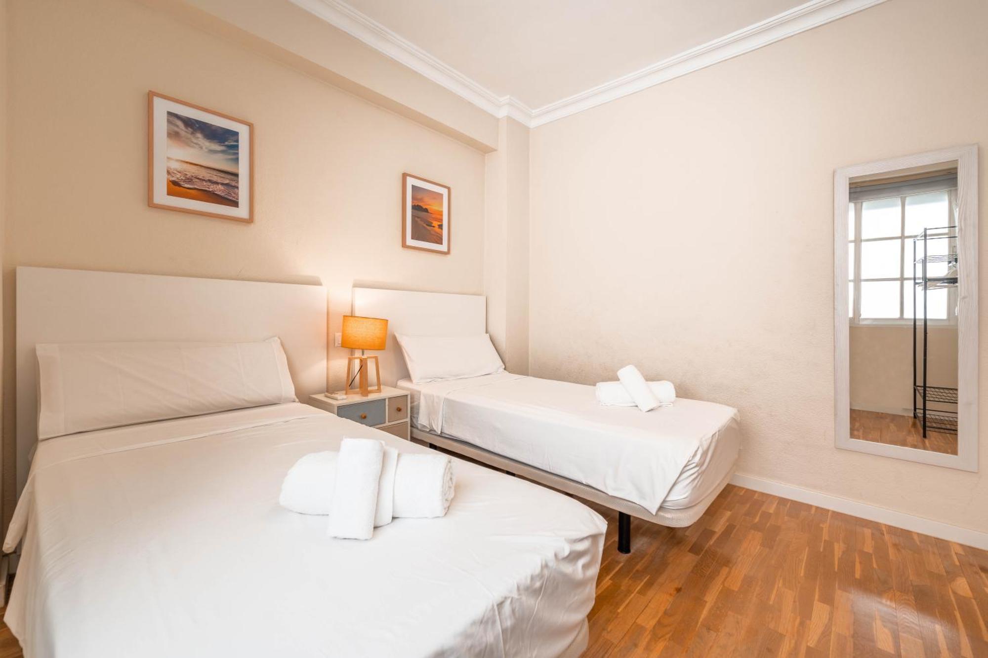 Gran Apartamento De 3 Habitaciones Junto A La Catedral Málaga Eksteriør billede